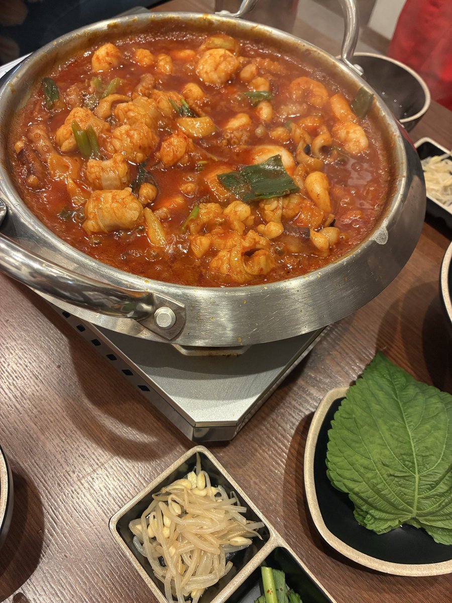 mtrkk_coco's tweet photo. 昨日はアミチングと鶴橋へꕀᰔᩚ
お昼はナッコプセ🐙
おいしかった〜😋

コカコーラテテのポストカードに出会えないか探したけど出会えず😭
だんだん意地になりながらキョロキョロ😂
ポストカードは残念だったけど欲しい物色々ゲット出来て大満足でした♡(˶>ᗜ​<˵)ﾉ
色々調べてくれてありがとう🥰 https://t.co/ubRnDPxpV4