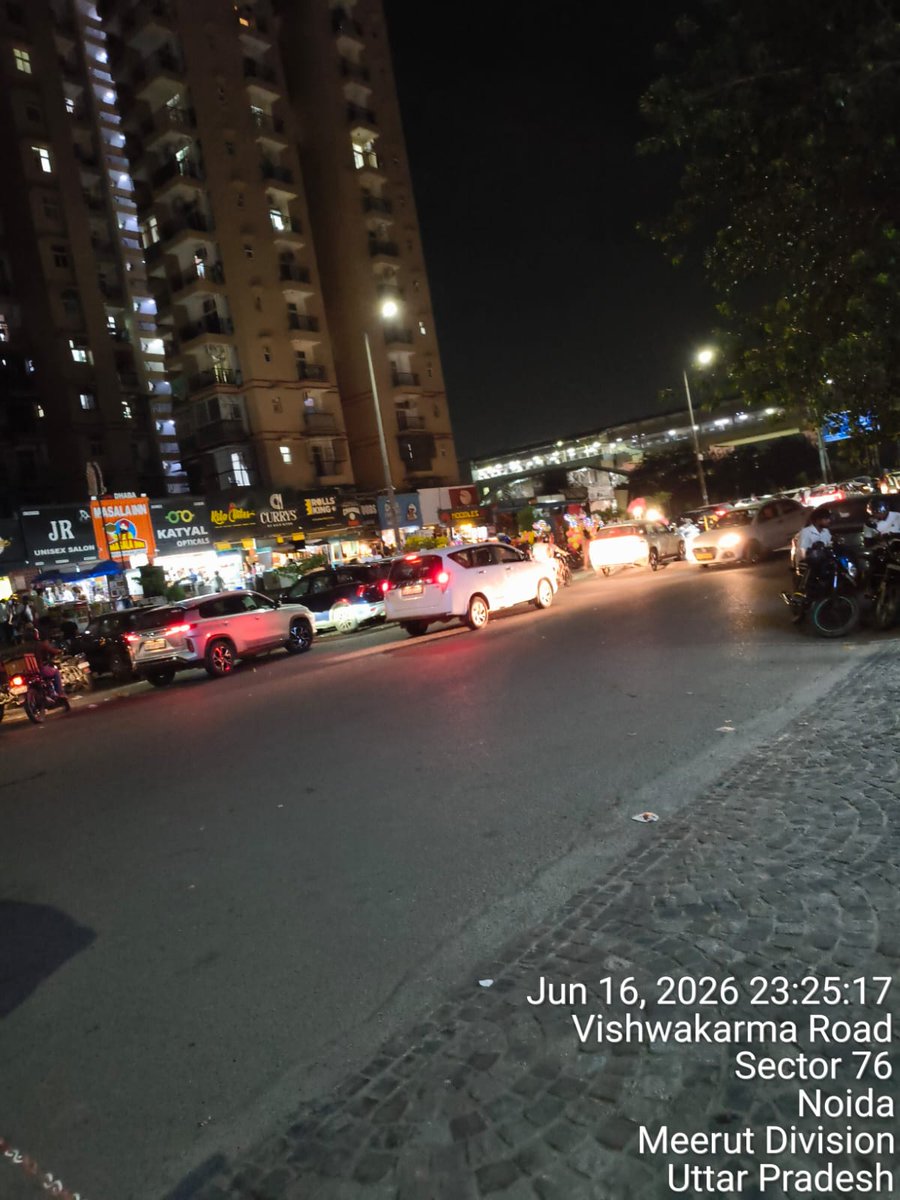 DeepakKumarGBN's tweet photo. No time limit for Princley market, Sec 76, Noida, till morning shops are opened and people use to drink inside cars, very unsafe for females and disturbance during late night, can't sleep in our home, @CP_Noida @Uppolice @dmgbnagar @noidapolice @myogiadityanath @homeupgov https://t.co/WUjWSXFdrd