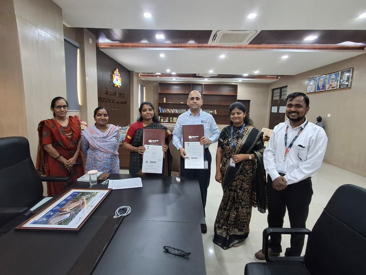uwbe's tweet photo. Renewed our partnership with District Administration, Raichur, with a fresh commitment of ~₹5.5 crore  CSR Investments for FY 2026-27 across #education #health #watersecurity #livelihood

Thank you, @DCRaichur  @ZPRaichur, for championing this journey. #RuralRising @NITIAayog https://t.co/qdTdUiqijP