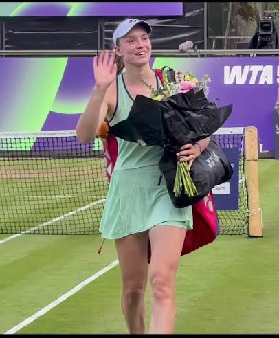 sebsharfam2's tweet photo. 18/6
Elena Rybakina will play Eala
R2 5.30pm🇩🇪
#WTA
🇪🇸🇮🇹🇫🇷5.30pm
🇬🇧🇮🇪🇳🇬4.30pm

🇧🇷Rio:12.30pm
🇺🇸NY🇨🇦Montreal:11.30am
🇵🇪Lima:10.30am
🇲🇽Mexico:9.30am
🇺🇸LA:8.30am

🇦🇪Dubai:7.30pm
🇰🇿Astana:8.30pm
🇮🇳ND:9pm
🇮🇩Jakarta:10.30pm
🇵🇭Manille🇨🇳Beijing:11.30pm
🇯🇵Tokyo:12.30am
🇦🇺Melbourne:1.30am https://t.co/pY9HpdkcLi