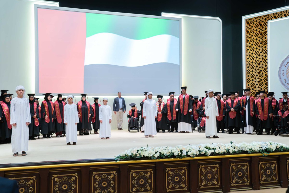 sharjahmedia's tweet photo. سالم بن عبد الرحمن القاسمي يشهد حفل تخريج طلبة مركز مسارات للتطوير والتدريب

https://t.co/cWXNn8NWm1

@SchsUae https://t.co/a34JmzAbKl