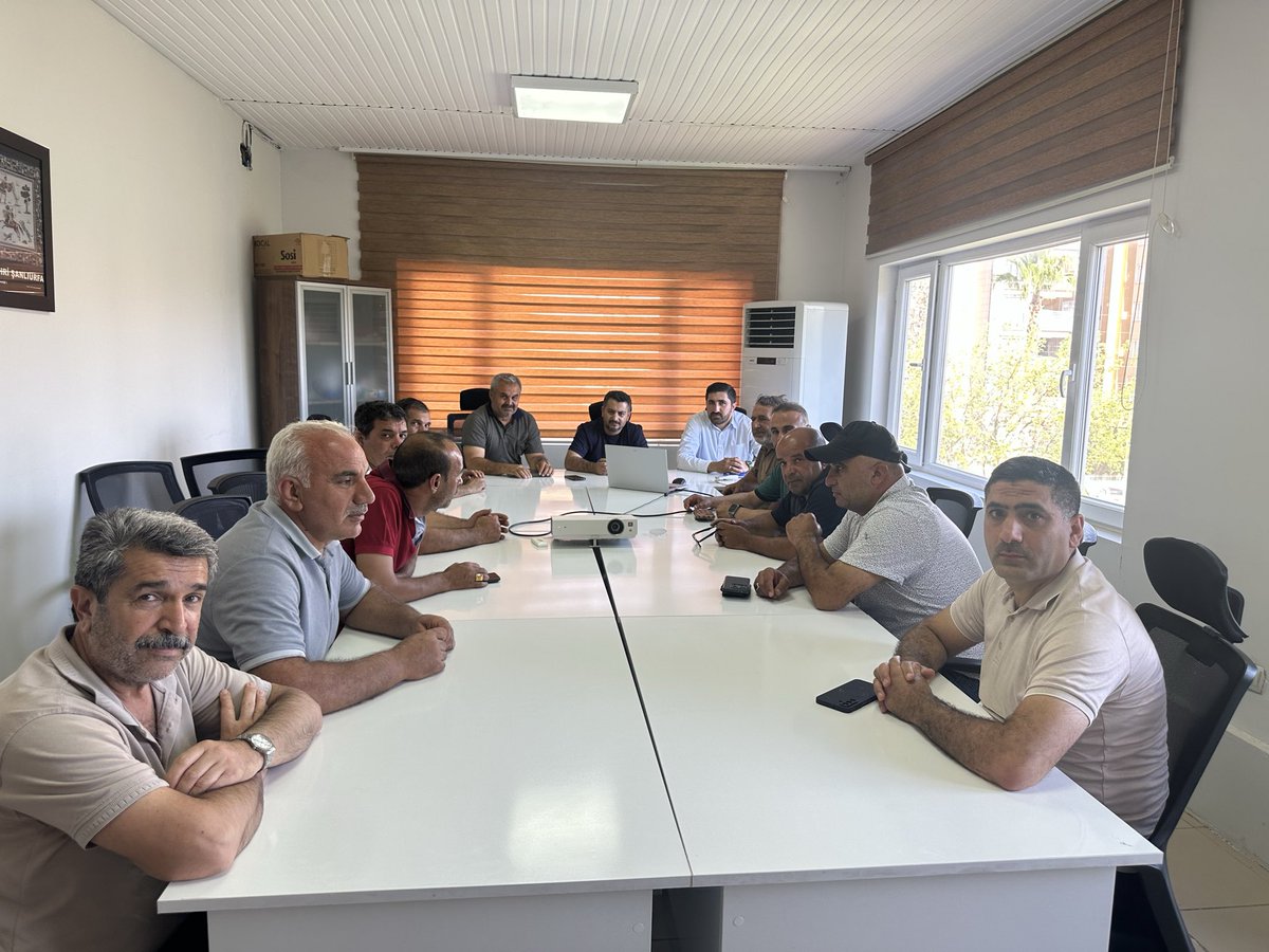 SbbPark's tweet photo. Park ve Bahçeler Dairesi Başkanlığı ailesi olarak verimli bir toplantı gerçekleştirdik.

Şanlıurfa için el ele, hep birlikte çalışmaya devam edeceğiz!

#YeşilŞehirŞanlıurfa 

@sanliurfabld 
@MithatCanKutluc 
@halilaldeniz_ 
@sukrukaracads 
@musadokuz_ https://t.co/eCUMV7eKJp