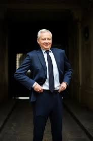 bourimK1's tweet photo. @le_Parisien Son daron : https://t.co/qM8eOvpbuz