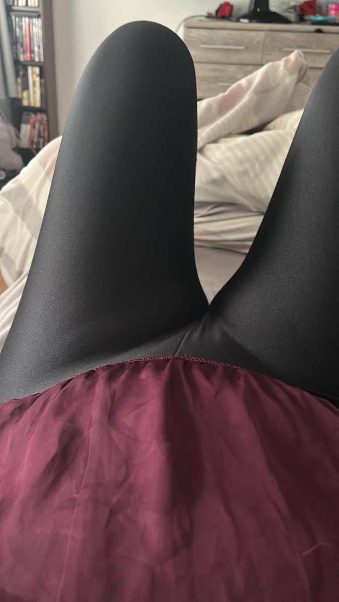 Cou93822Couple's tweet photo. For #wankwednesday I’m posting some pics that she’s sent me previously whilst I’ve been at work that made me want to go to the toilet for a crafty wank! How would you react to being sent these 😉 https://t.co/TRrYUVo7Et