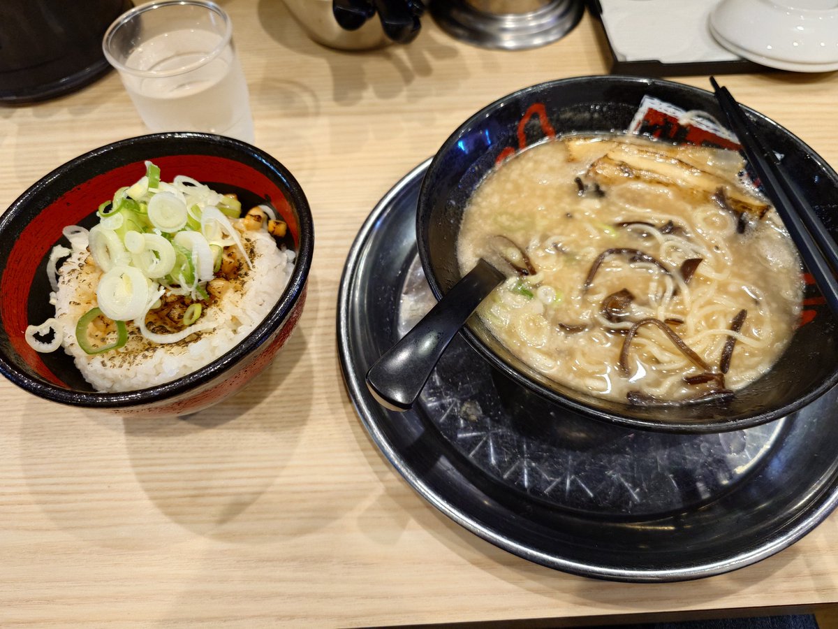 fallk0722's tweet photo. 後輩連れて九龍へ https://t.co/NjatmPkvdv