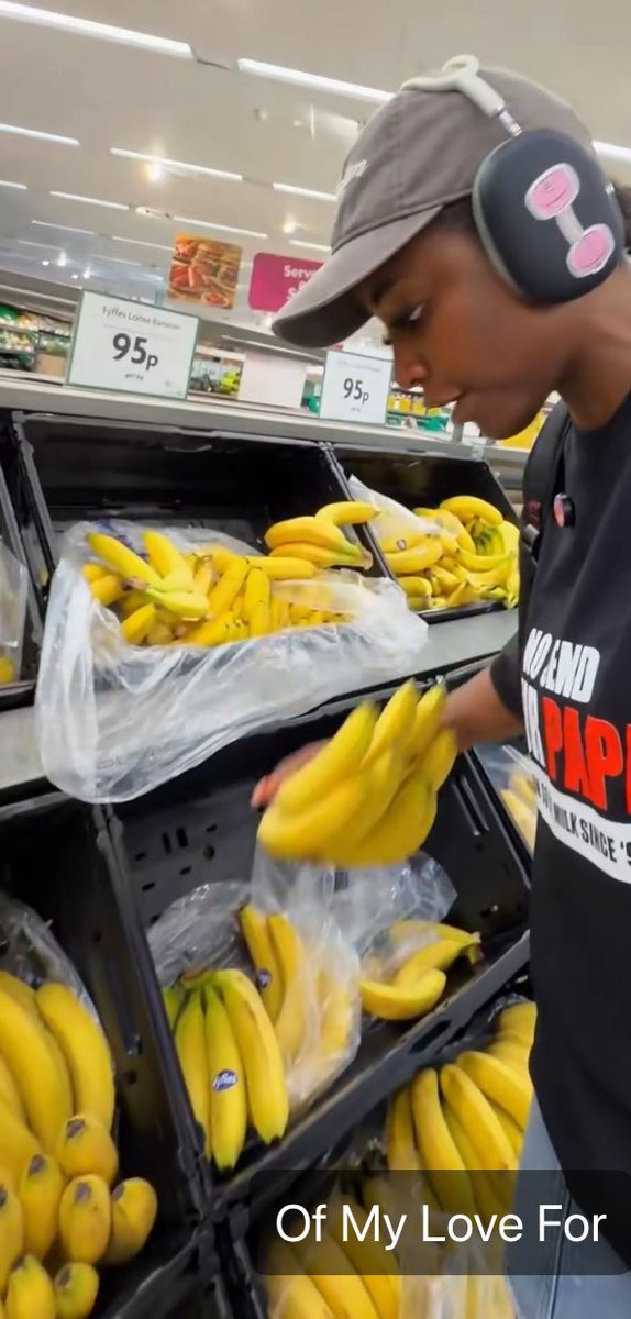 suniwizzy1's tweet photo. @theladymotara Banana                                          Banananann https://t.co/2MQWct59wT