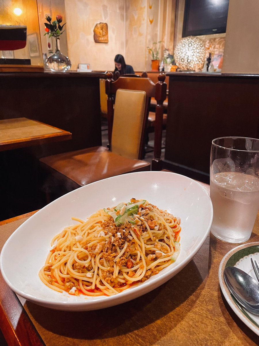 2outni4's tweet photo. 亀戸ローズカフェさんであった。担々麺食べ元気元気。 https://t.co/UFvW94i28y