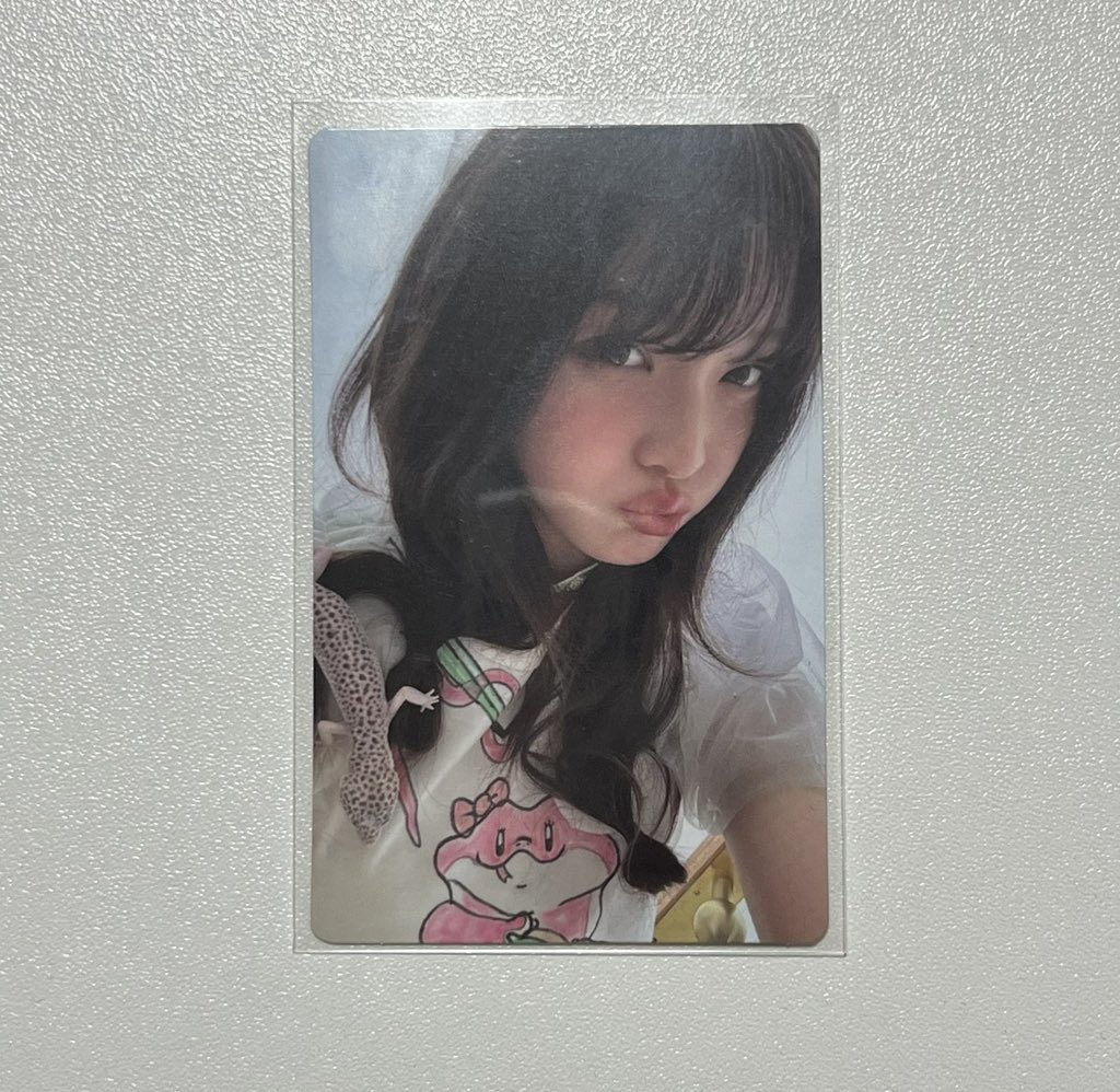 _yolo5y's tweet photo. ILLIT MAMIHLAPINATAPAI pawpaw トレカ 交換

【譲】画像 (イロハ)

【求】イロハ 
（MAMIHLAPINATAPAIであれば何でも検討いたします）

MAMIHLAPINATAPAI以外でも検討は致しますが優先順位は低いです🙇🏻‍♀️

📍郵送での交換になります https://t.co/jn1afZsKbj