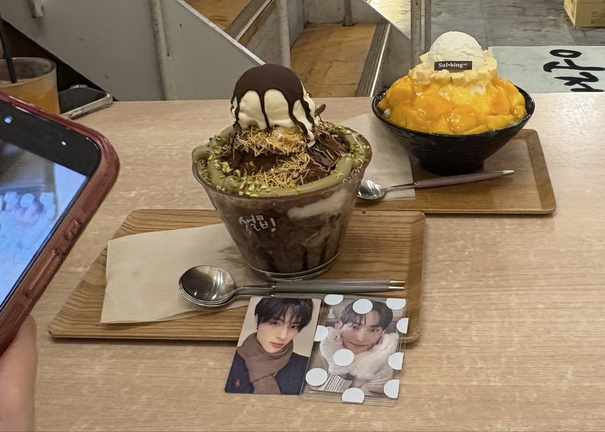 oeq_s2's tweet photo. 오랜만🍧 https://t.co/JfyIaL1JBx