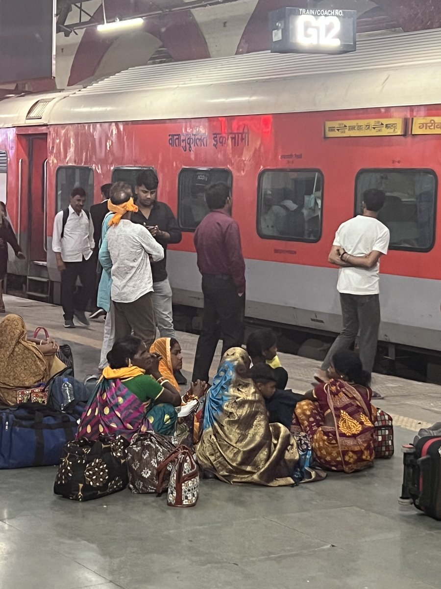 chipwalter's tweet photo. After a chaotic dawn arrival at #Varanasi Junction, we met Jai, a former lawyer turned guide through one of Earth’s oldest cities. A lesson in philosophy, family, and survival followed. The Insights of Mr. Jai. More info: https://t.co/7wOYIWHmUl #TravelWriting #HumanCondition https://t.co/h3xzZp2TtU