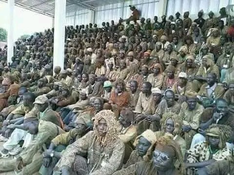 TomLope95565011's tweet photo. #MALI

- PAYS DOGON - DÉSARMEMENT 

Face à la dégradation de la situation sécuritaire , les milices Dogon de Dana AMBASSAGOU déposent leurs armes a Bankass, Diallassagou, et Koro.Les armes ont été récupérés par le jnim. Source proche de Dana AMBASSAGOU

Image d'illustration https://t.co/u3PigwLD1G