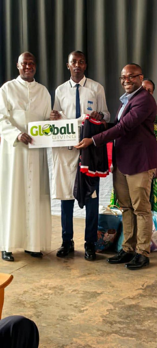globallgiving's tweet photo. Hundreds of uniforms and various sports equipment helping communities in Ngoma District, Rwanda. https://t.co/IZPOxFXtAF