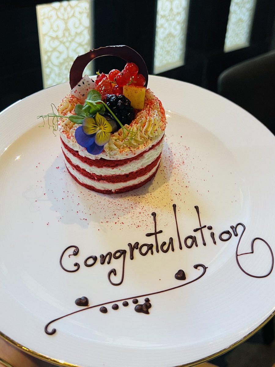 lavleeferlenssi's tweet photo. Graduation cake ๐ง Thank you #SabaiThaiDoha in @WestinDoha ๐ฐ #WestinDoha #SabaiThai @MarriottBonvoy ๐ #WhenInDoha #WeekendInDoha #HappyWeekendDoha ๐ฅง #SummerInDoha #GoodAfternoonDoha ๐ https://t.co/3yPI3xfSQI