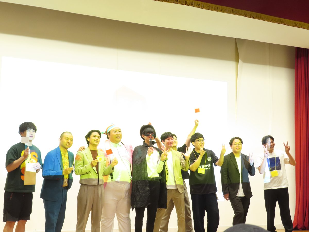 saxbluemurmur's tweet photo. 今日は謎を解かないと帰れないお笑いライブ5でした！
ちょっと〜シアターかざあなでやってなかった😡ってほどガチ謎解きで凄かった‼️
ファイサン﨑山さん解くの早すぎてダブイン決勝者発表してた😂全組��タも最高でしたし、謎解き没頭した（スタッフさんの手を借りた）から家でも謎解きしよ🎶
 #笑謎5 https://t.co/jQlgrTLfKn