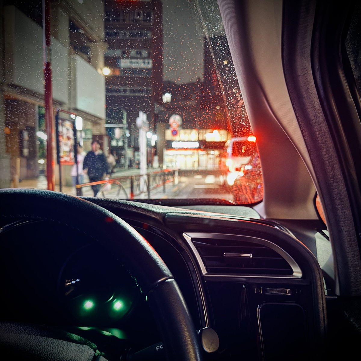 YFxbb2019's tweet photo. ...雨降ってきたよ... https://t.co/UNcuWkVl5d