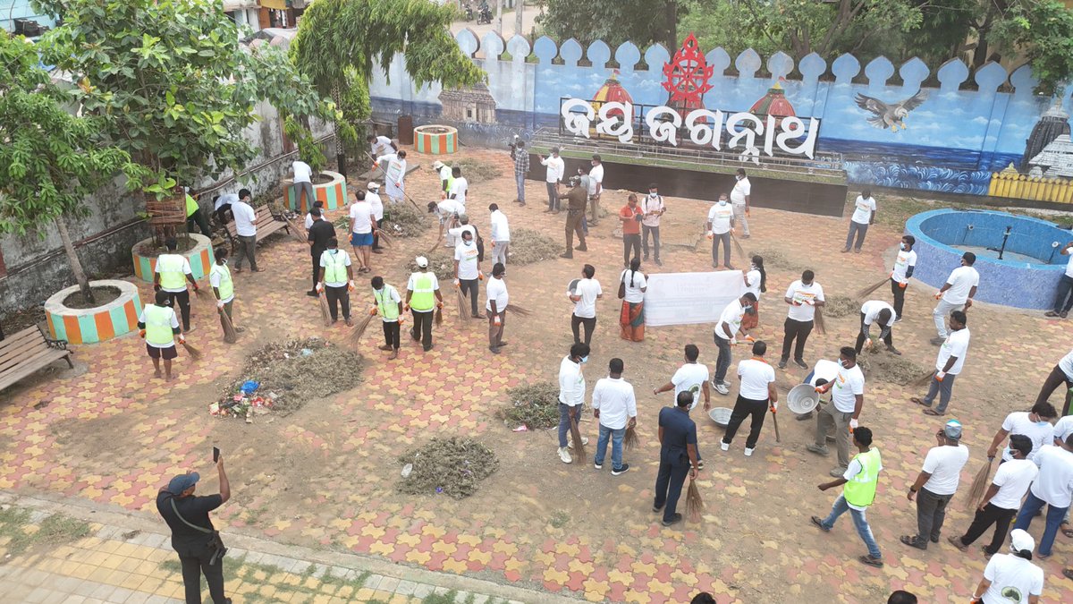 BSuliapada59524's tweet photo. "SWACHHATA SE SWAGAT" on occasion visit programme of Hob'ble President India &amp; Hon'ble Prime Minister of India at Rairangpur on 20.06.2026 Panchayati
@DM_Mayurbhanj 
@PRDeptOdisha 
 
@ZP_Mayurbhanj https://t.co/wAKuPwC0l9