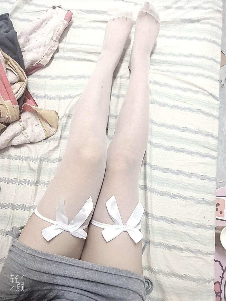 seliphoto's tweet photo. 以前高中拍的，那会儿还没长开呢就被造了！😭看的速度，等下就删了.... https://t.co/SXD3gWB0S3