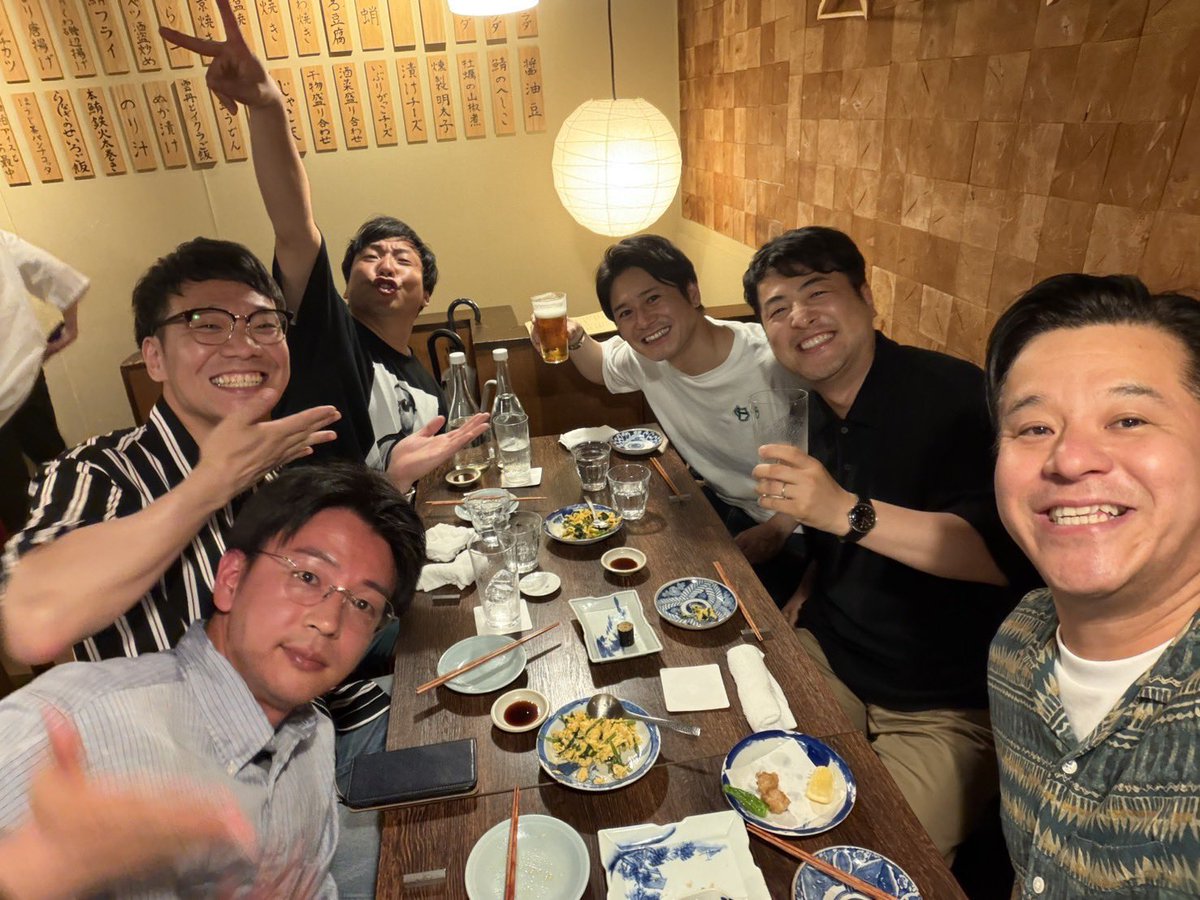 e7m7i12's tweet photo. あの時の写真か！
豪華メンツ✨✨✨

 #ラジオラーメン https://t.co/GOHkon4QNe