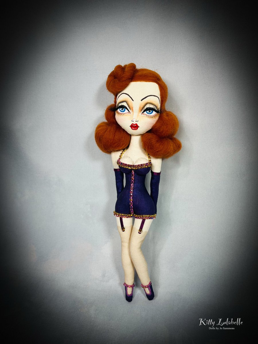 DamnatoDolls's tweet photo. Handmade art dolls available in my Etsy shop https://t.co/K94hawzVZk #ooakdoll #handmadedoll #vintageaddict #MHHSBD #retrochic https://t.co/Qsc6GqlqU5