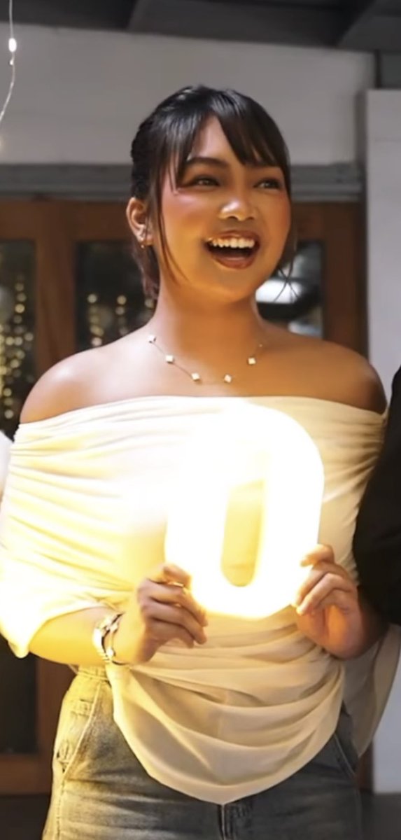 lydvryuu's tweet photo. I'd love to see you enjoying your first prom with all the spotlight on you. 

I remember you saying you'd rather go solo, and I truly hope that wish comes true. 🥹

But whatever happens, and whoever your prom date may be, I'll be happy for you and cheering you on all the way. 🤍 https://t.co/2Pesqd6Ngk