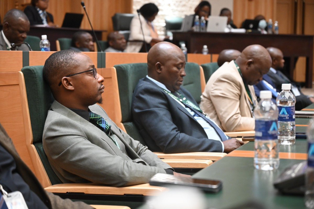Matonda44771's tweet photo. 111 supported the Bill as a whole, 
31 supported while raising reservations on specific provisions 
10members raised issues without taking a final position 
30 MPs Opposed the Bill in its entirety 

139 of the 182 were positively disposed towards the Bill https://t.co/8OBzhBBOrS