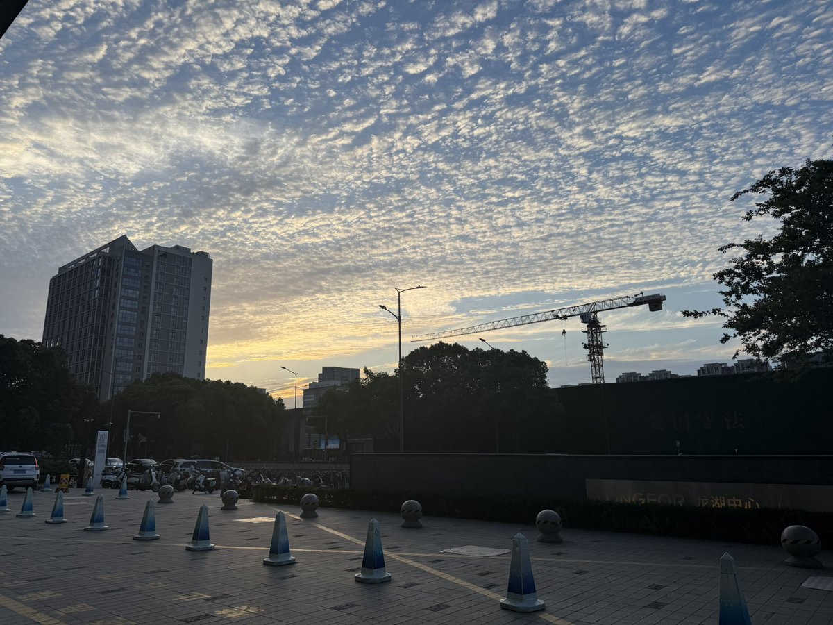 486860868xp's tweet photo. 刚入社会，有什么建议吗 https://t.co/sv9MS6WZad