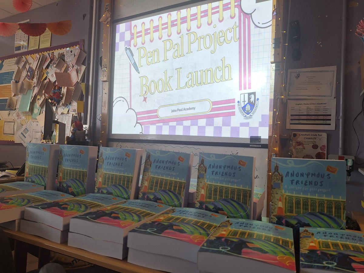 MsT_JPAEngMedia's tweet photo. 🌟 📝  @johnpaulacademy Pen Pal Book Launch! @superpow3 were back to meet with S3 pupils and launch their book, called 'Anonymous Friends.' We are all so proud of what this class achieved throughout the course of S2! 🌟📝 https://t.co/FOAeDYXagY