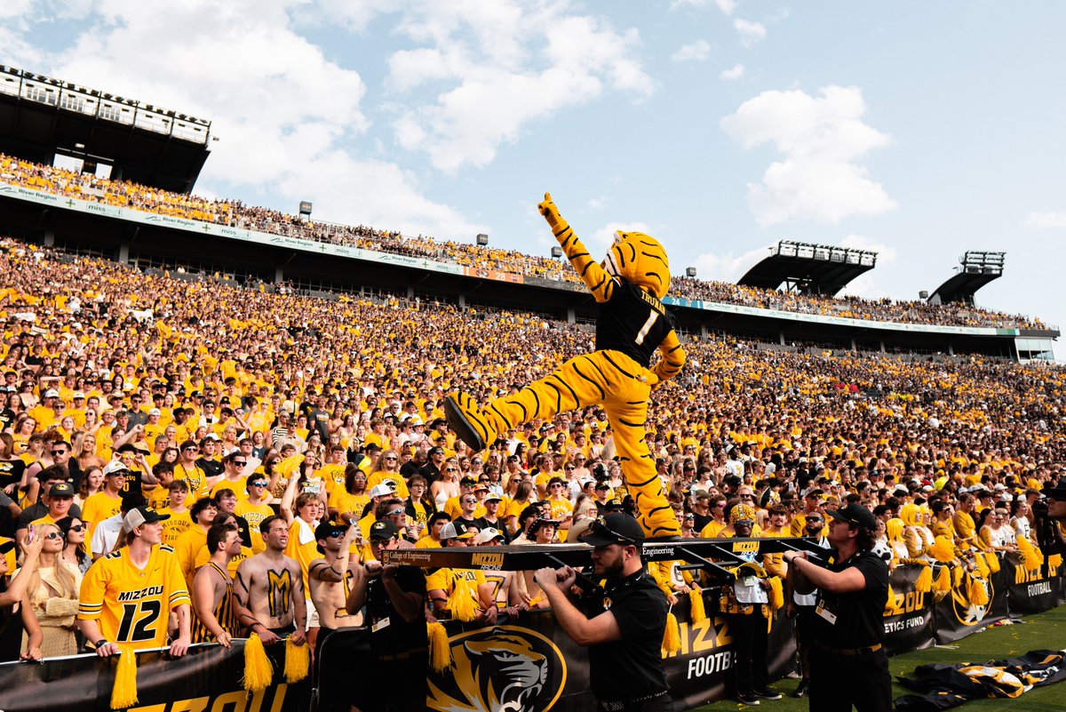 MizzouAthletics's tweet photo. Happy National Mascot Day to the 🐐, @TrumanTiger_MU!

#MIZ 🐯 https://t.co/IQvob6vUdw