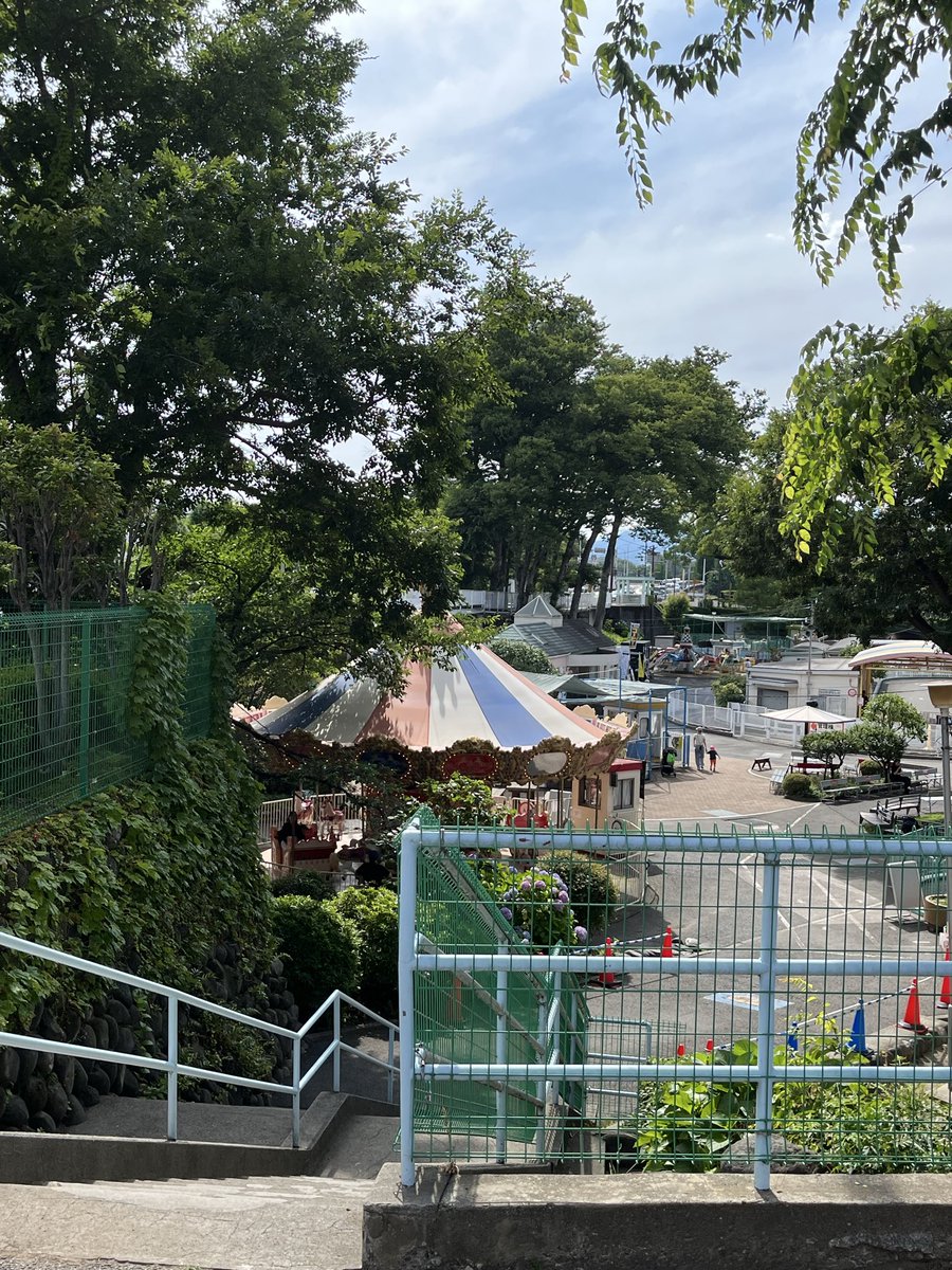 omohecce's tweet photo. 前橋へ散歩旅。暑かったが強風が心地良かった。日傘が何度もおちょこに。街のあちこちに朔太郎の詩を見かけたが古本屋がなかったのは残念。次来る時はバスに乗ってみたい。 https://t.co/cap0oajWuB