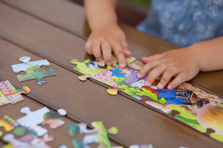 tbh777's tweet photo. Today’s parent-kid fun: solving a 10-piece puzzle in 8 mins! High-fives all around when we nailed the bear puzzle!  #FamilyFunTime #PuzzleChallenge， https://t.co/RvXSyQKaiF