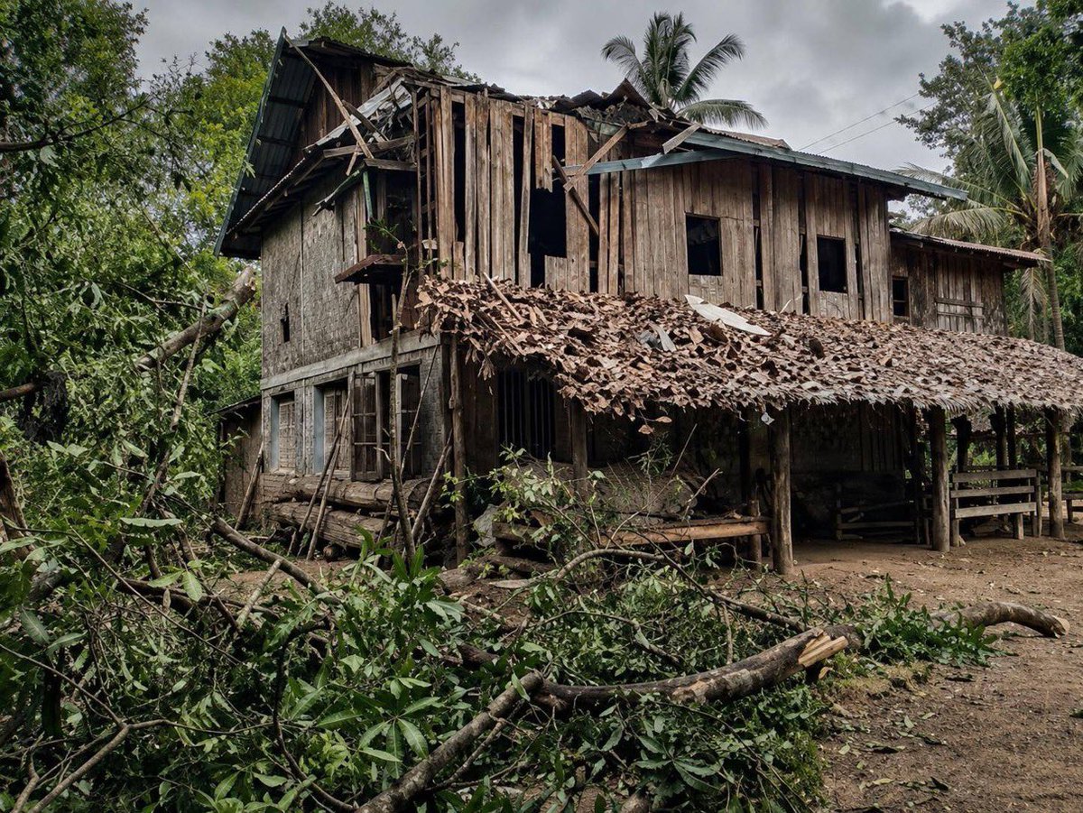 scarlletnn's tweet photo. #Bago Region, In Yaytharshay Township, local residents said the junta used a Y-12 aircraft to drop more than 20 bombs on villages in the Sittaung River basin on the night of June 15.
#2026Jun17Coup
#WhatsHappeningInMyanmar
#WarCrimesOfJunta https://t.co/HI1kZsHY2G
