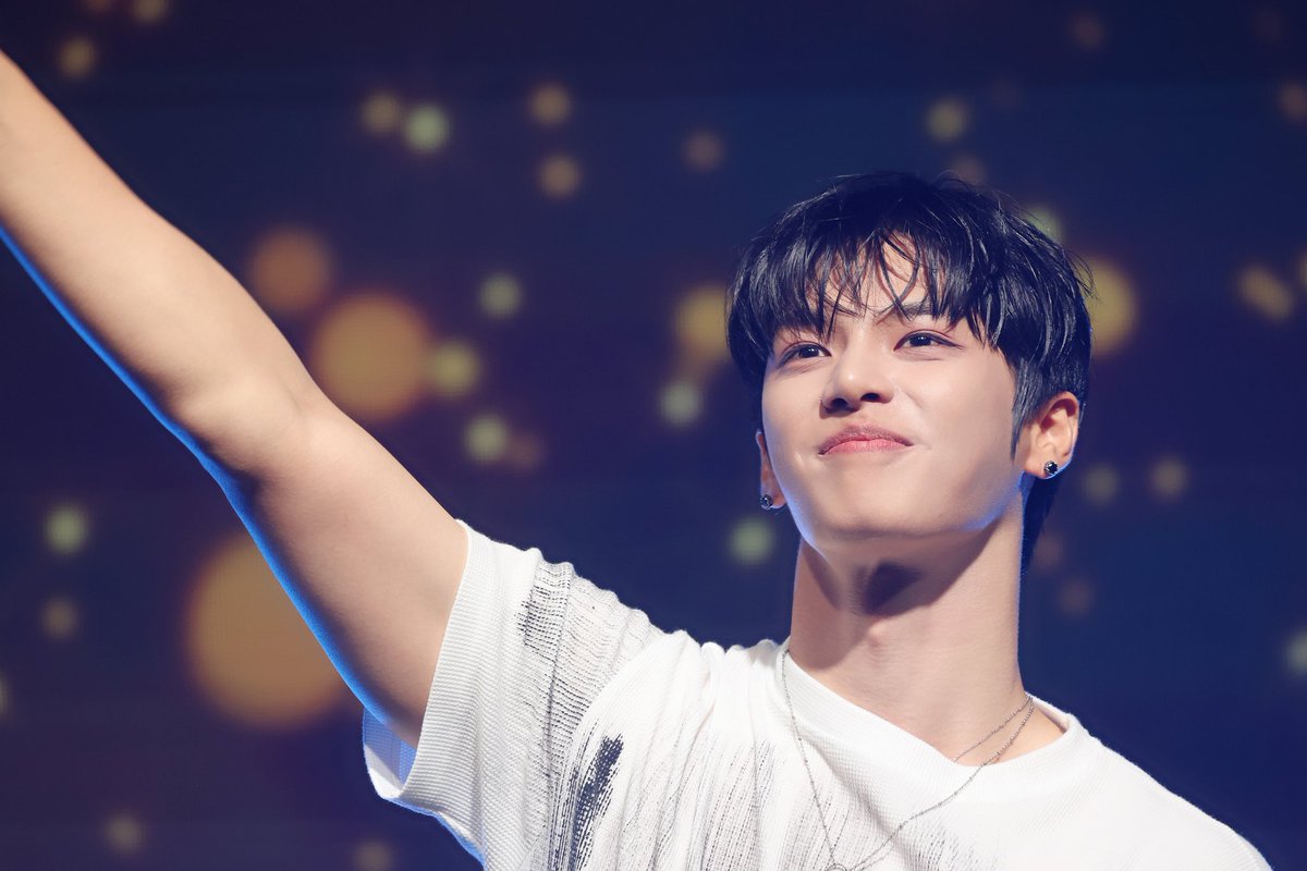 bnwbear1004's tweet photo. 아무리 생각해도
본업 잘하는게 짱인거 같아

다음 음악과 무대를 기다려🫡🫡 https://t.co/8fMjkyRaiF