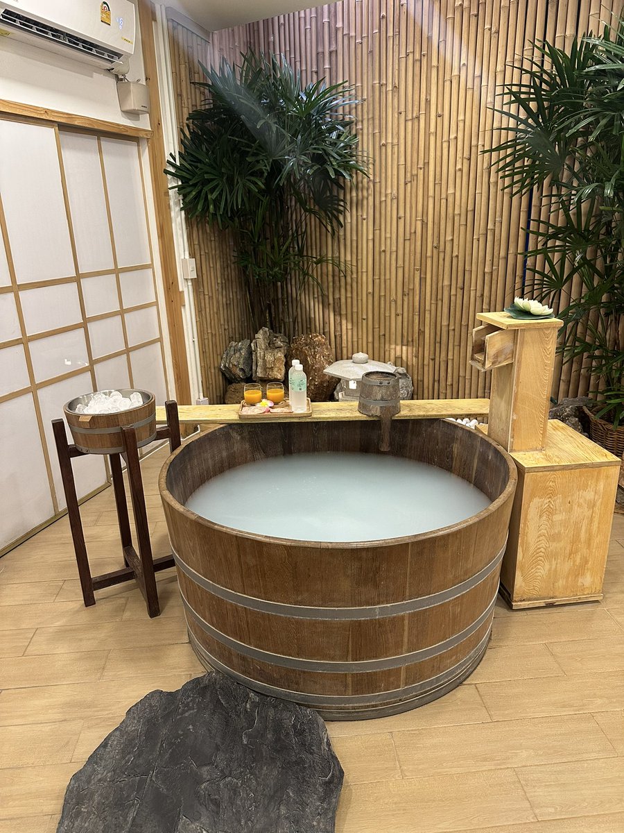 PareNatTgt's tweet photo. อยากมีคนมาลงอ่างเป็นเพื่อน🤫 https://t.co/3rxOta3Sa7