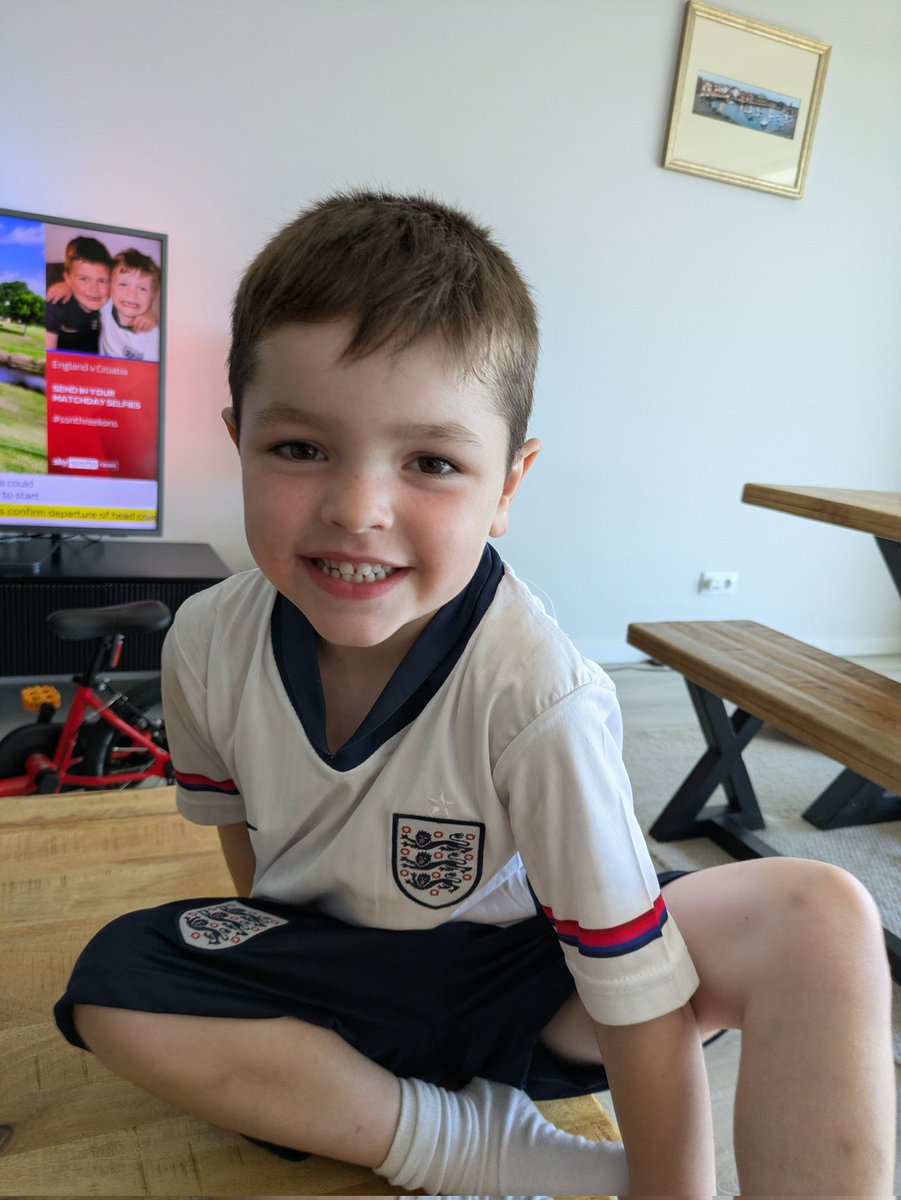 DannyRuxton's tweet photo. #ssnthreelions https://t.co/l5x6FXPJjM