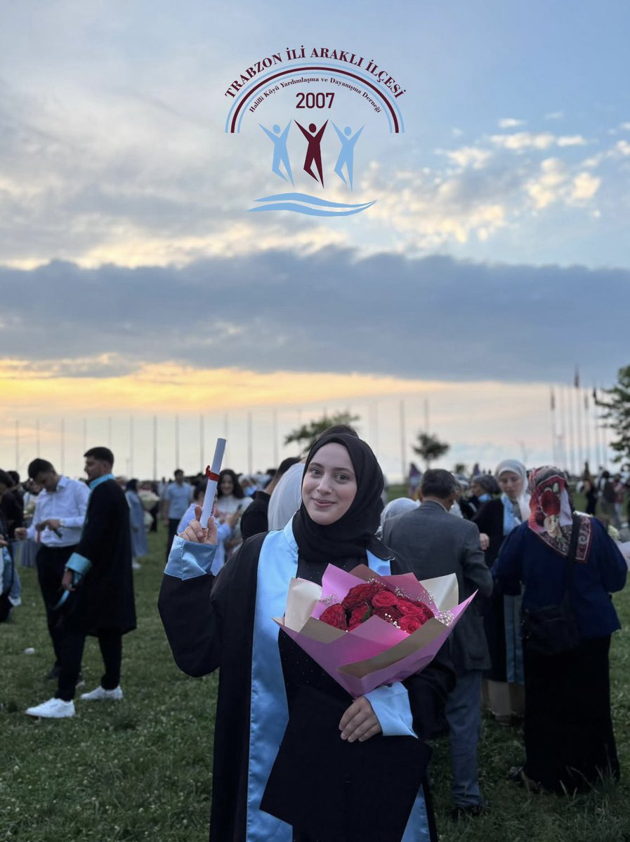 HalilliD's tweet photo. KÖYÜMÜZ ADINA GURUR DUYUYORUZ 

Halilli Köyü eşrafından, Şuayip Taşkın’ın Kızı Neslihan Taşkın, Karadeniz Teknik Üniversitesi Maliye Bölümünü başarıyla tamamlamıştır.
Kendisini tebrik ediyor, meslek hayatında üstün başarılar diliyoruz.Yolu ve bahtı açık olsun.
⬇️ https://t.co/KTKMKFOhky