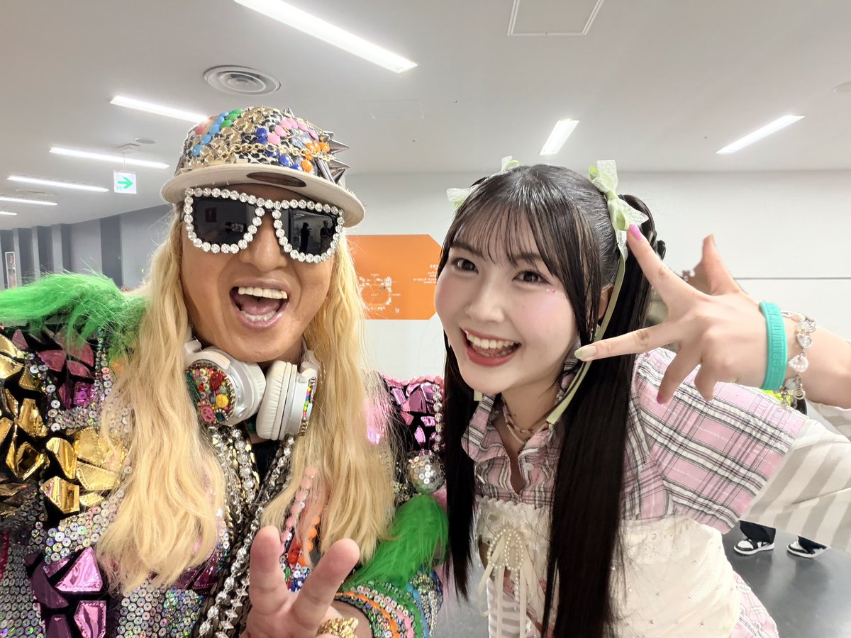 DJKOO_official's tweet photo. BEYOOOOONDS CONCERT 2026 SPRING
 [HIGH! TENSION BEYOSCOOOOOPE]

DJ みいみ with DJ KOO
キラッキラの笑顔！最KOO DE DANCE

6/17「最KOO DE DANCE(BEYO Ver.)」がダウンロード＆ストリーミングで楽曲配信開始 DO DANCE！！
https://t.co/ke3yWKdU9s

#ビヨーンズ 
#BEYOOOOONDS 
#最KOODEDANCE 
#岡村美波 
#DJKOO