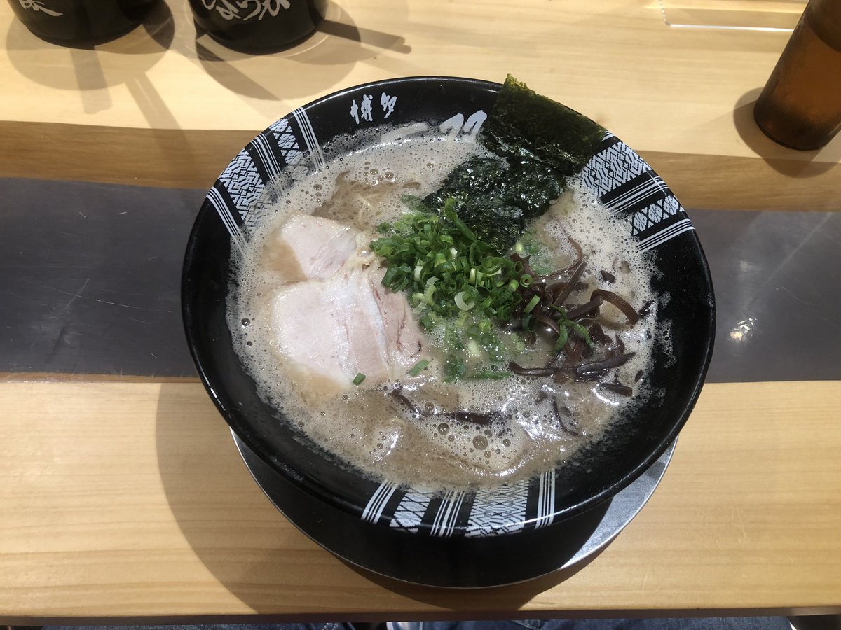 A_PIECE_OF_9191's tweet photo. 昼にラーメン食べたかラ前にソフトクリーム食べたからかわからないが、KEN BAND始まってからお腹が急降下してトイレに駆け込んでからは、いつ急降下しても良い様に後ろで見てました。花電車という言葉を初めて知って勉強になりましたw
ラ後はオモウマい店に出たおの食堂行って腹パンになりました。 https://t.co/Z4eXewDB54