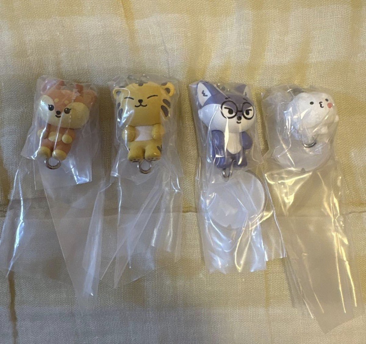 jkgstore's tweet photo. seventeen miniteen gachapon bandai 

joshua hoshi wonwoo woozi 

php350 each 

PAYO https://t.co/cY1LQZCfQw
