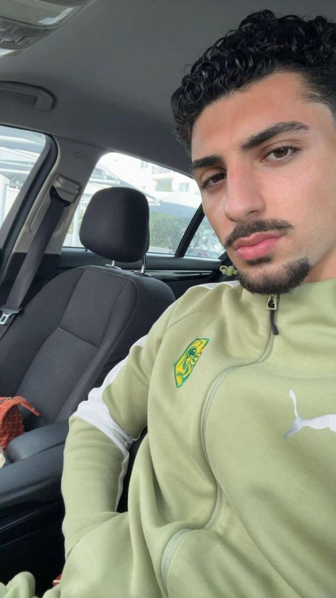 turkprensii's tweet photo. 🇹🇷   ─  friend request . 

• name: ethan şahın 
• height: 1.80
• zodiac sign: gêmeos
• mbti: entp 
• age: 27
• fav season: verão.
• fav colour: vermelho

• ( extra ) turco &amp; persa, residente em medicina de emergência
         
            ♡          4       dm https://t.co/1DXyT4TQuv