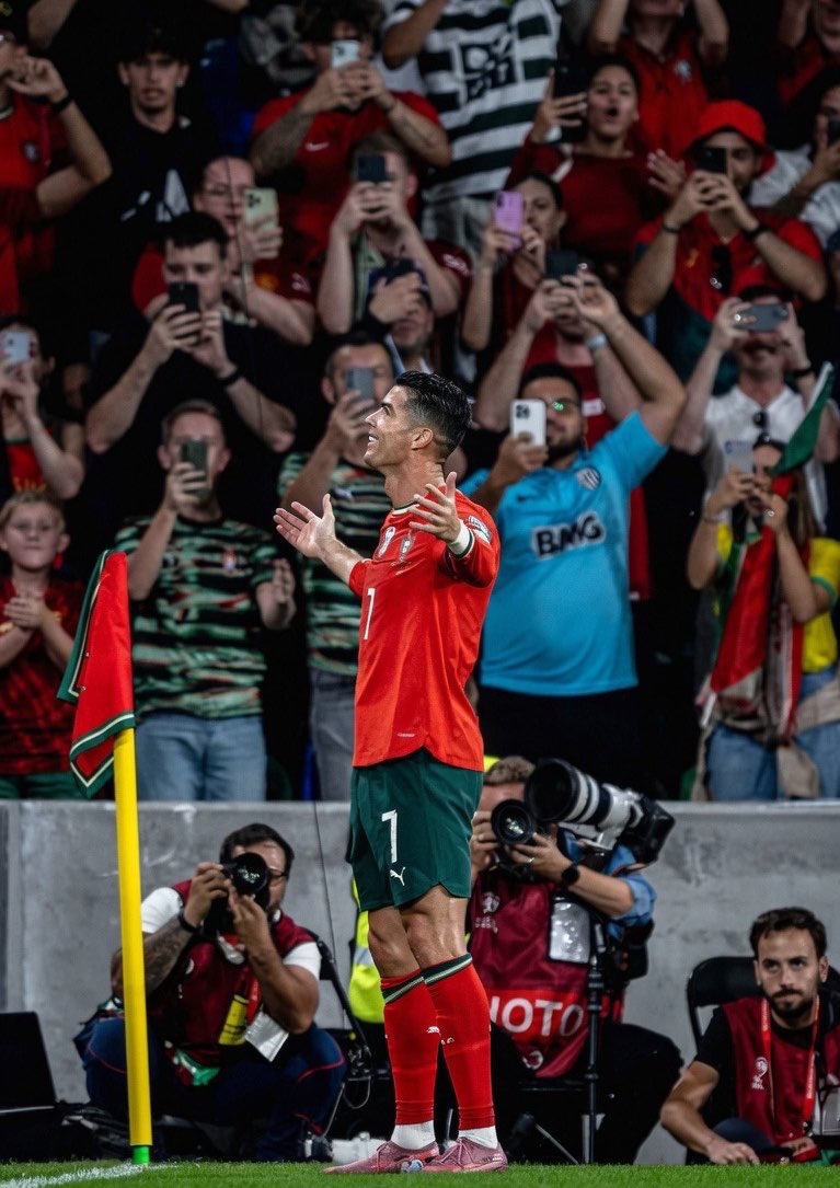 ov22_'s tweet photo. يووم التاريخي 
يوم الاعظم 
يوم القوت 
بدايه المونديال الحقيقي 

#GOATDay https://t.co/H7CxJbJXPW