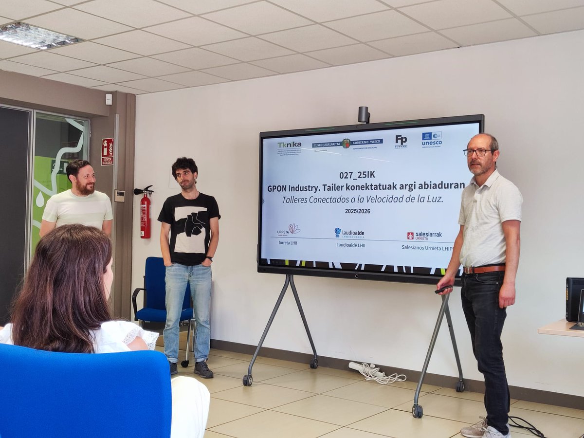 iurretalhii's tweet photo. Atzo TKnikan Salburuordetzako proiektuen aurkazpenak egin ziren.
Gure ikastetxeak GPON proiektua aurkeztu zuen @Laudioalde eta @salesianosurnie ikastxeekin elkarlanean. https://t.co/DSFUmMcXLv