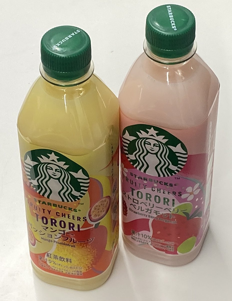 Ma2no3Ds's tweet photo. 【⚠ 本日の"#おやつ🍡"其ノ② ⚠】
"#TORORI☕
("#マンゴーパッションフルーツ🥭" 味 &
"#ストロベリーベルガモット🍓"味)"を
2本一緒に、頂きましたぞぇ~‼️👏🤤✨
美味しゅうございました‼️✌🤤✨
まぁ"#無料引換券🎫"欲しさに
こうたんのよねぇ~❓🙏🙄💦
味はまぁ"#ミックスジュース🍹"みたいね🙄
・・・以上‼️👊😤✨
と、今回も"あっとい馬🐴💨"に
"#完飲"でござる‼️(´◉◞౪◟◉)✨
【備考】
ー #飲テロ
ー #紅茶飲料
ー #StarbucksCoffeeJapan
ー #サントリーフーズ株式会社
ー #StarbucksCoffee
("#スターバックスコーヒー☕")
ー #混合果汁入り飲料("10%配合🥭")
ー #STARBUCKS("#スターバックス🗽")
ー #スターバックスコーヒージャパン株式会社