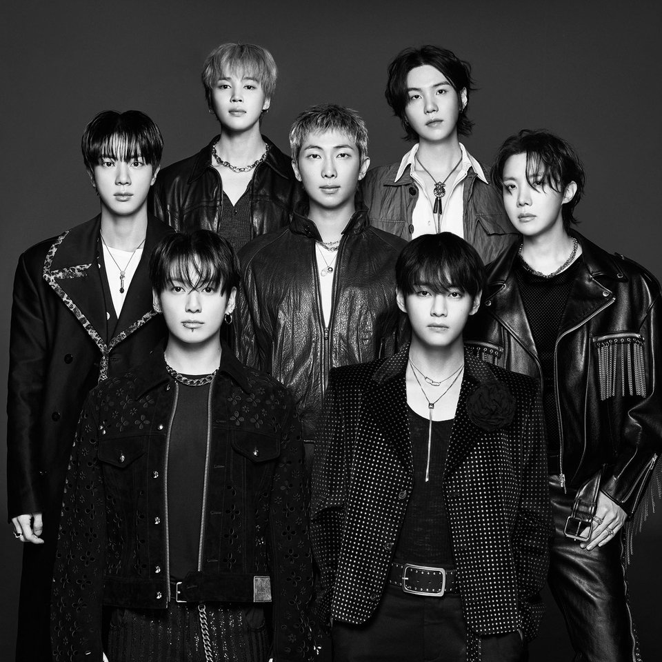 sboficial's tweet photo. SWIM, do BTS, atingiu 600 MILHÕES de streams no Spotify.

É a canção mais rápida por um grupo a atingir esse feito (89 dias), ultrapassando Butter, do BTS (139 dias).