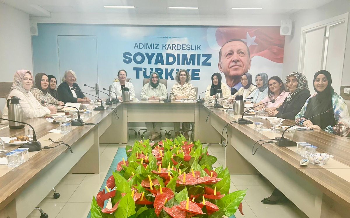 selmaakin's tweet photo. 📍 Ümraniye
1.Bölge Yerel Yönetimler Birim Başkanları Toplantımızı gerçekleştirdik.

İstişare, koordinasyon ve hizmet odaklı çalışmalarımızı değerlendirerek İstanbul için yol haritamızı güçlendirdik.

İstanbul için durmadan çalışmaya devam. https://t.co/EpwJg3Rljz