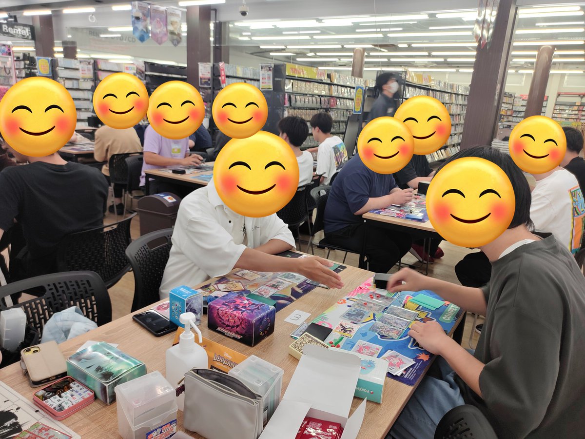 inoshika's tweet photo. ポケカスタン、GLC、クロスタそれぞれ交流会ご参加ありがとうございました！
それぞれに盛り上がりを見せ「今日ホントに平日？」と思える賑わいでした(⁠≧⁠▽⁠≦⁠)
週末はGLC、クロスタLOそれぞれ頑張りましょう！

次回は7/8(水)にお待ちしています！ https://t.co/gxCD4rKw12