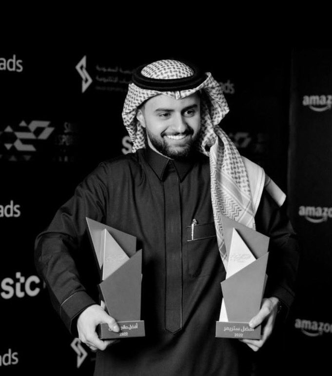 i1uxz's tweet photo. الحمدالله أن هذا الرجل باليوتيوب العربي 

يابشر بدونه والله مايهتمون اليوتيوب للكميونتي العربي

رفع سقف اليوتيوب جعل اليوتيوب العربي تحت انظار الجميع  

اصبحوا يذكرونه الأجانب بمقاطع وبثوث 
شعبيه وتأثير طاغي ماشاءالله تبارك الله

ظاهره لن يتكرر  👏🏻🐐 https://t.co/AsnS0zOO5Z