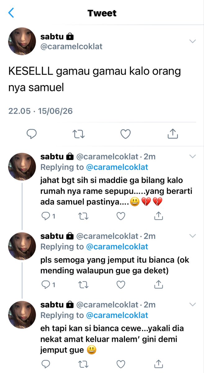 whimsygadis's tweet photo. Niat Sabinee cuma mau nginep di rumah Madeline karena ortunya lagi pergi. Eh, ternyata rumah Madeline lagi rame kumpul keluarga, dan di antara semua sepupunya ada Samuel—orang yang diam-diam Sabinee suka.  💬💤🪷

#hiyonayu ft.#keonsuni crumbs  few tweets au https://t.co/gll5UA1rgf