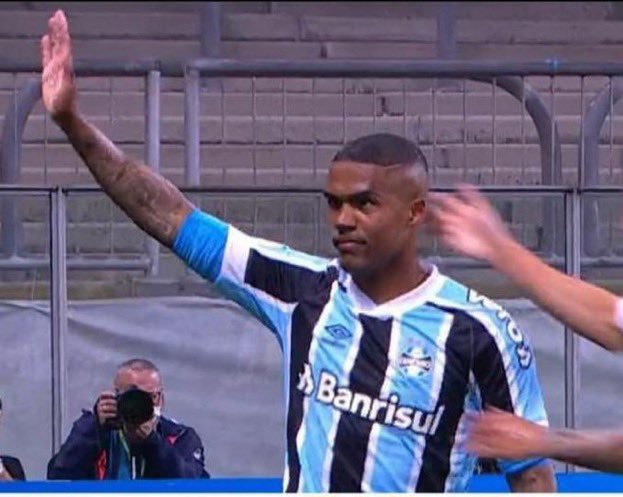 noschangb's tweet photo. @_rischter @pasqual4 Toma aqui tua passagem marcante https://t.co/qDJSG9v6Hq