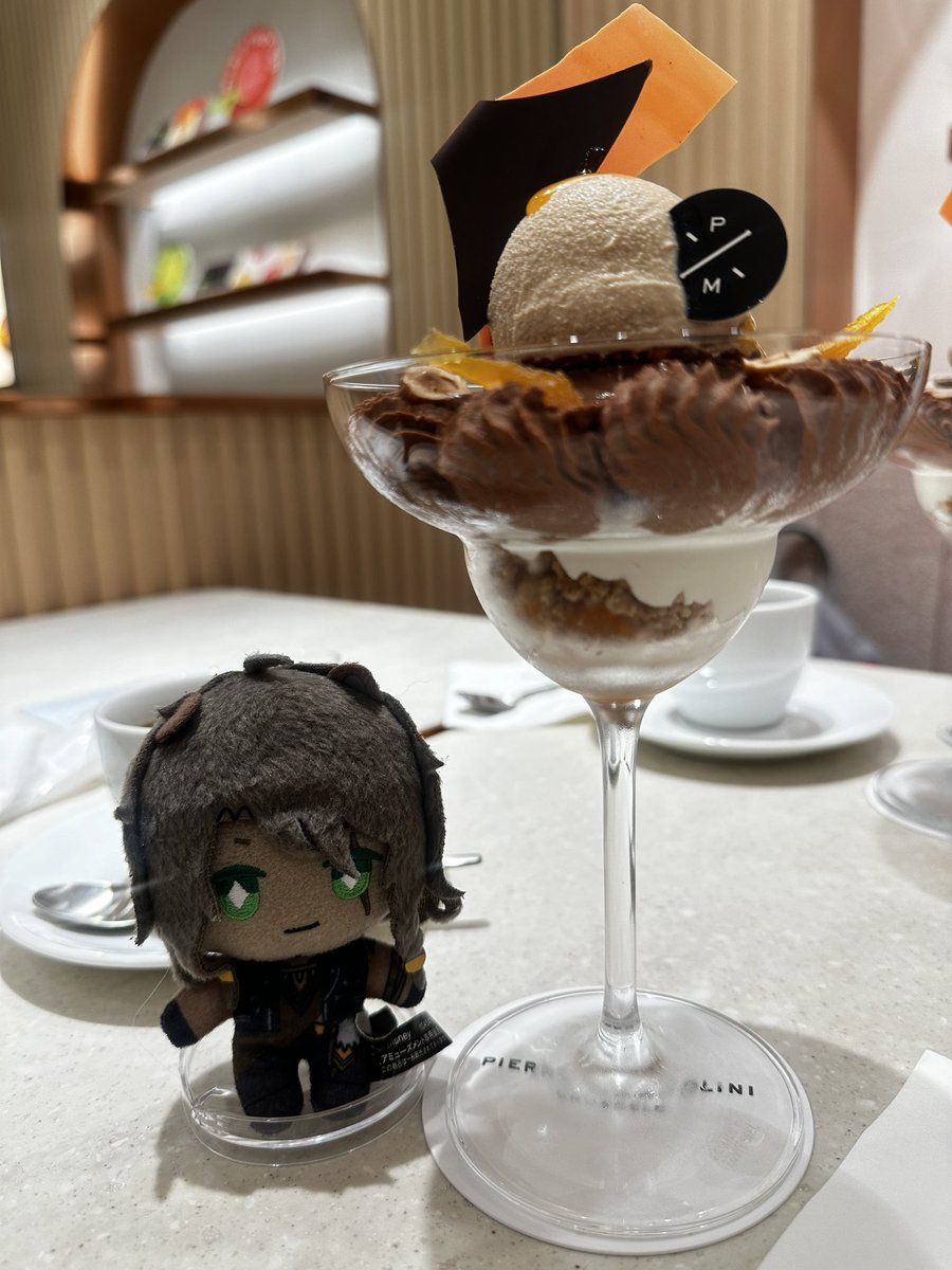 marz0's tweet photo. 誕プレにケンティのペンラもらったwwwwwwwwwww
スロットインwwwwwwwwwwwwwwww
あと初HAERA楽しんできた！
めちゃおいしパフェたべて、おしゃパケの紅茶買って銀の森のクッキー買ってきた🥰
ついでにビジュかわいすぎて気になってたサンローランのクリームとTUで気に入ったシャドウもゲット🫶大満足🥰 https://t.co/tSwu4rCDMu