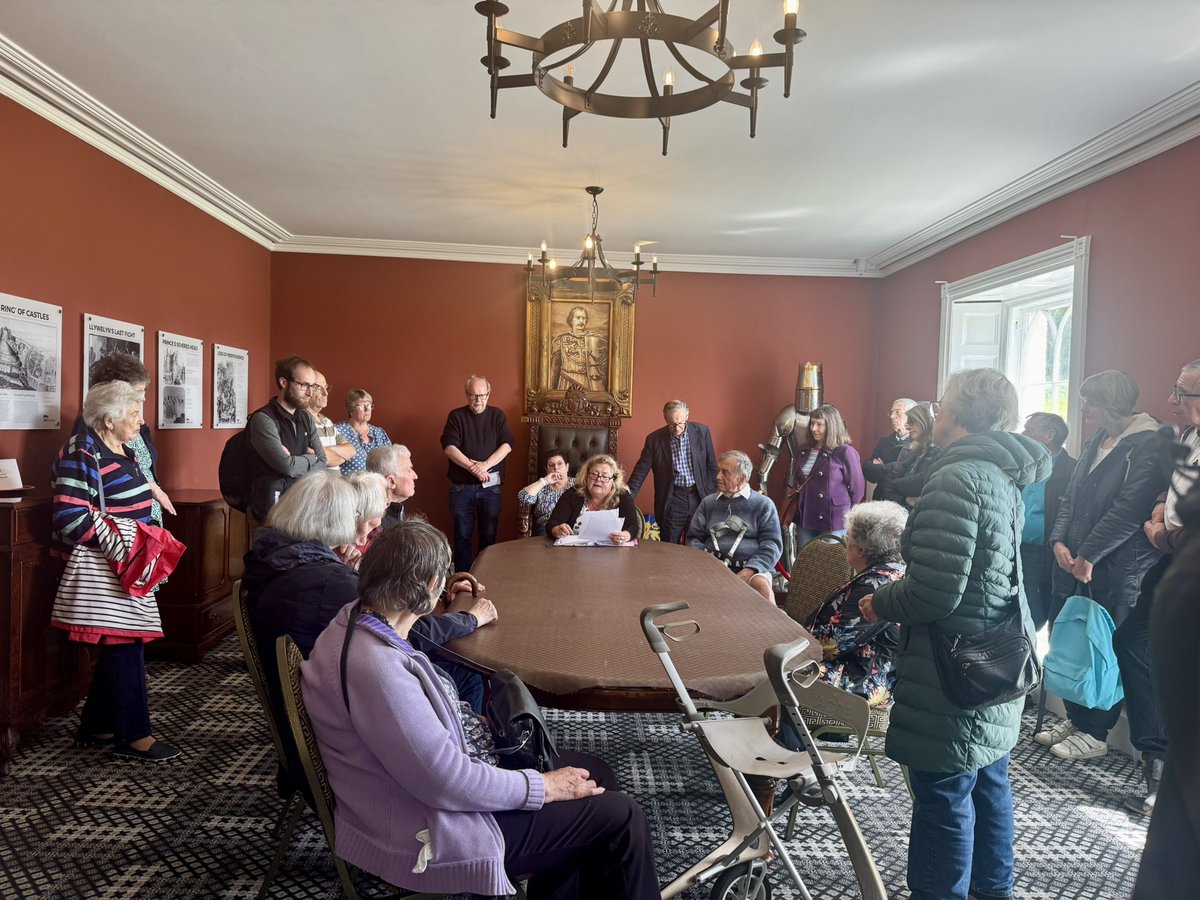 LlanrumneyHall's tweet photo. A pleasure to welcome 37 members of the Roath Local History Society to Llanrumney Hall for a guided tour of our historic home 📜

Interested in a group tour? Call us on 02920 001441. https://t.co/h55dOMzPvZ
